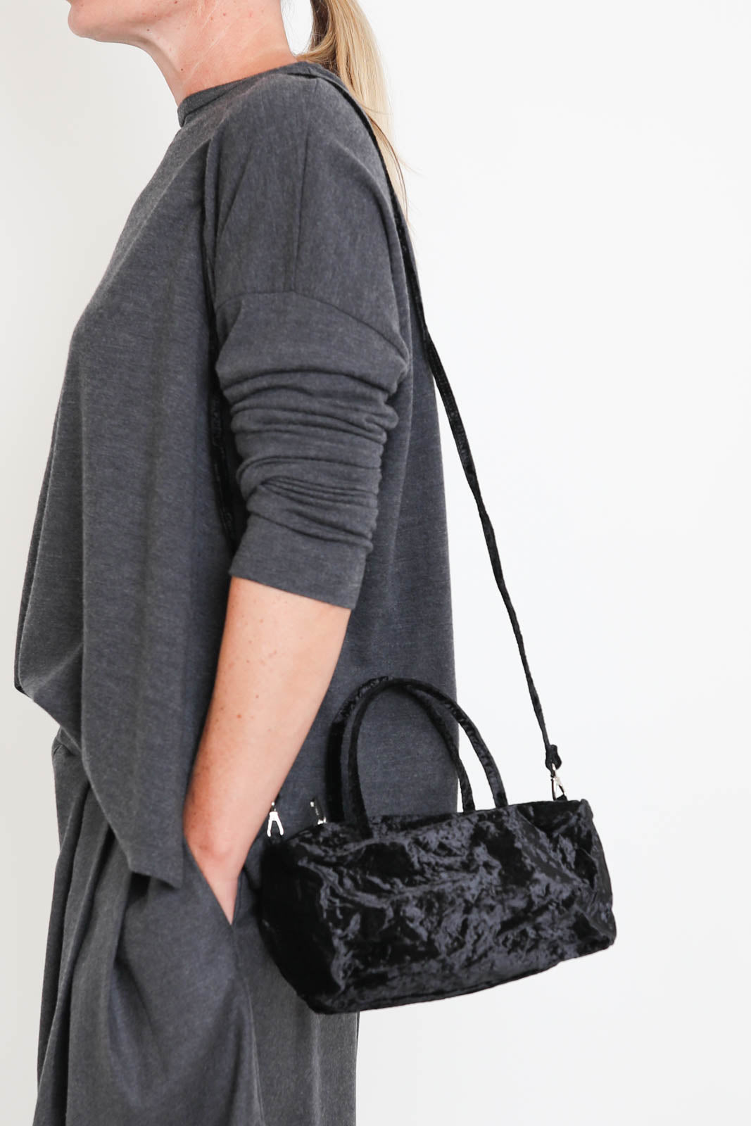 Zilla, Tasche Velvet Mini Duffle in Schwarz