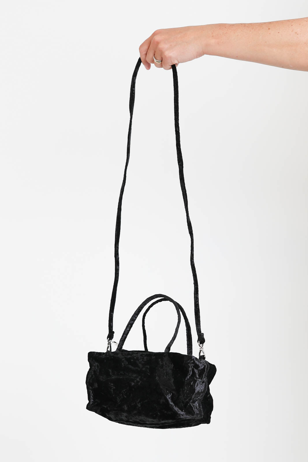 Zilla, Tasche Velvet Mini Duffle in Schwarz