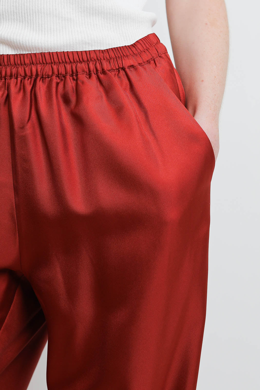 Loulou de Saison, Hose Alera in Rot