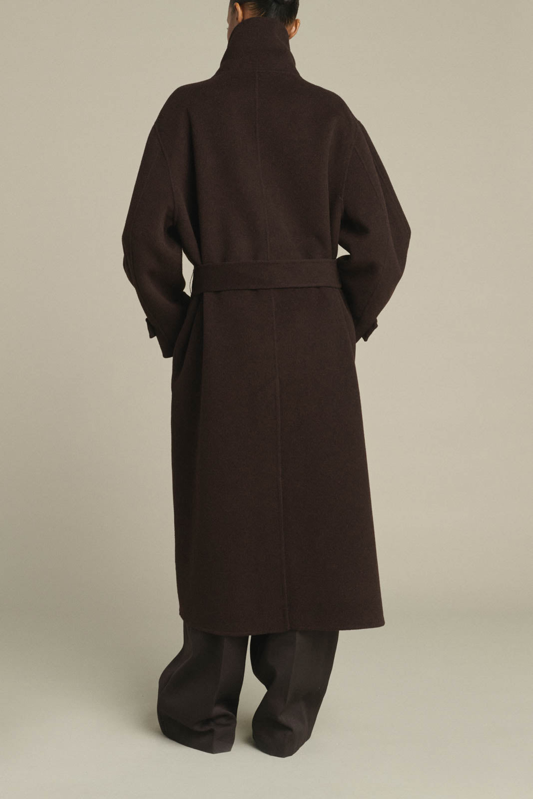 Soeur, Mantel James in Marron Fonce