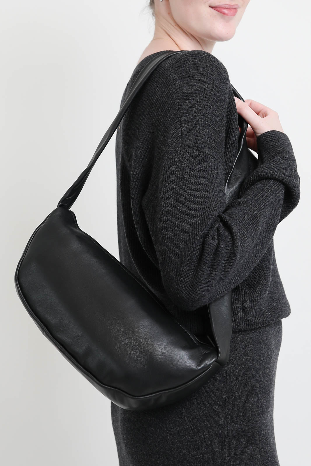 St. Agni Tasche Crescent in Schwarz