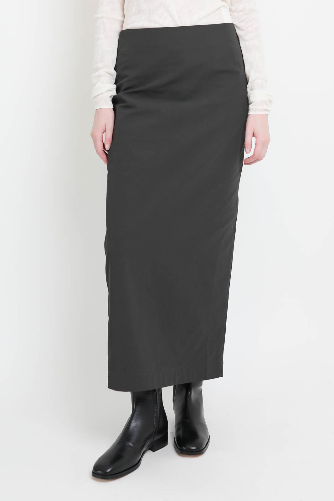 Rock Minimal Column in Black Olive