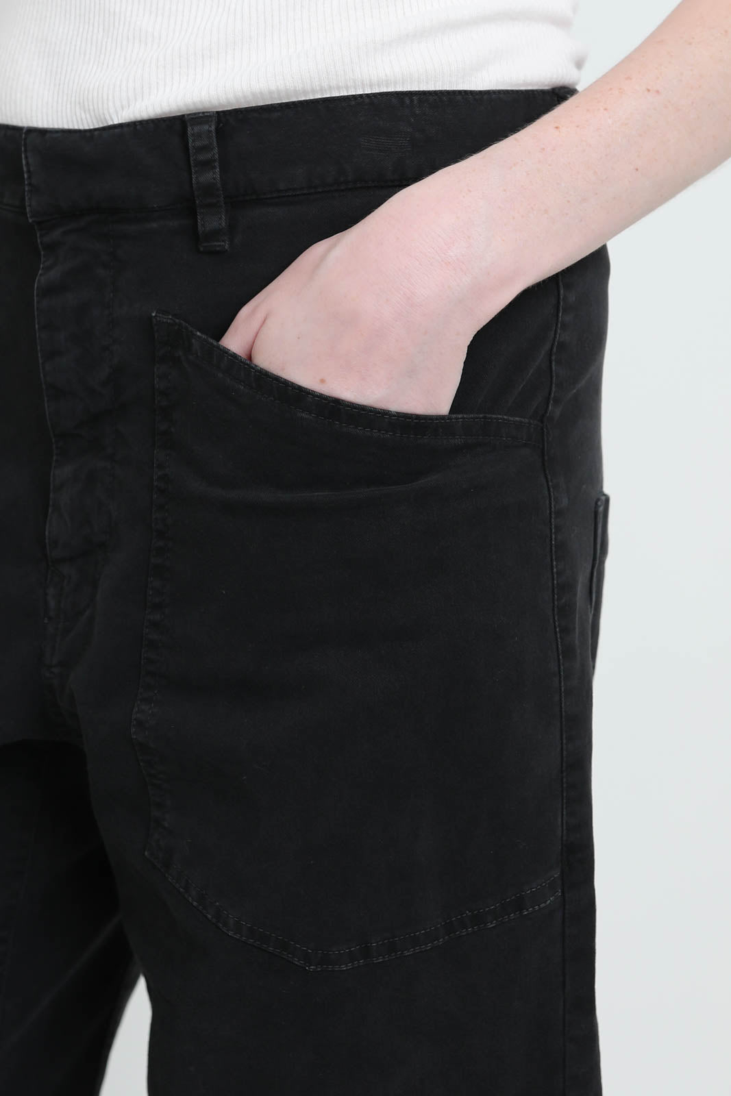 Nili Lotan Hose Shon in Carbon