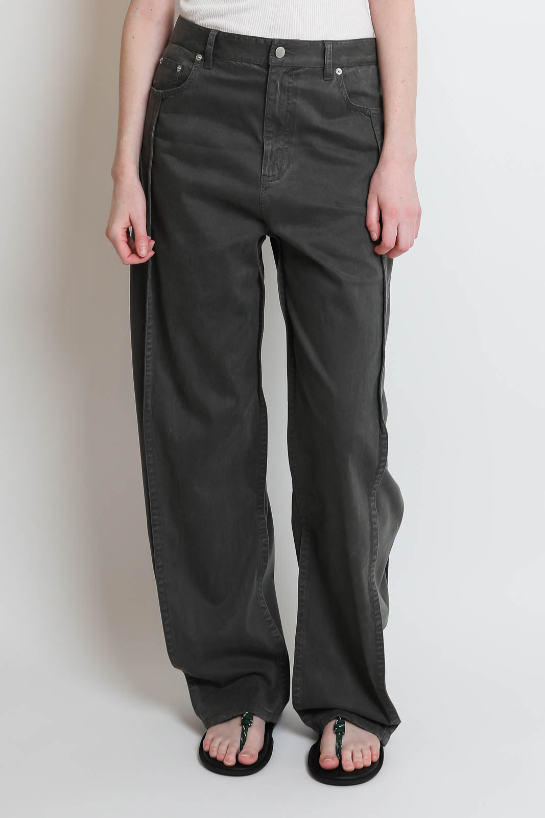 Tibi, Hose Twill Tuck in Grau