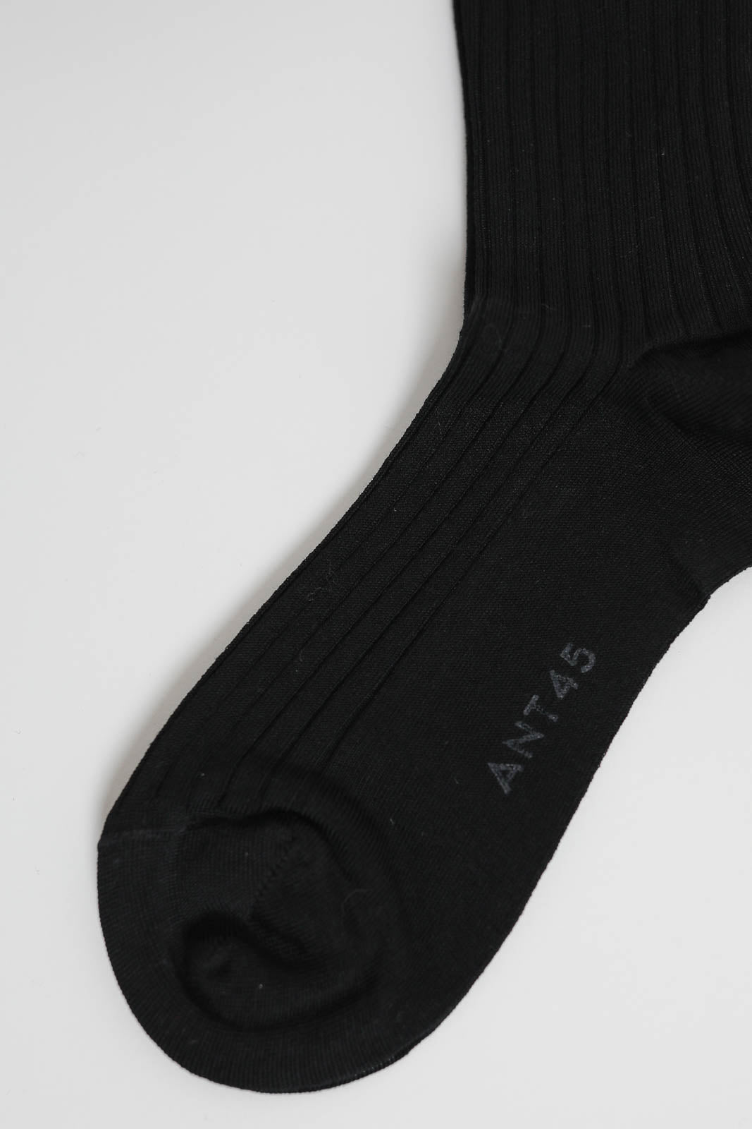 ANT45, Socken Urda Short in Schwarz