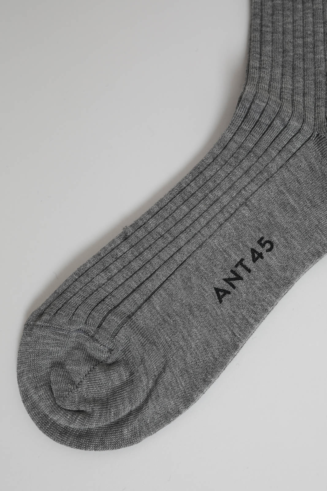 ANT45, Socken Urda Short in Medium Grey