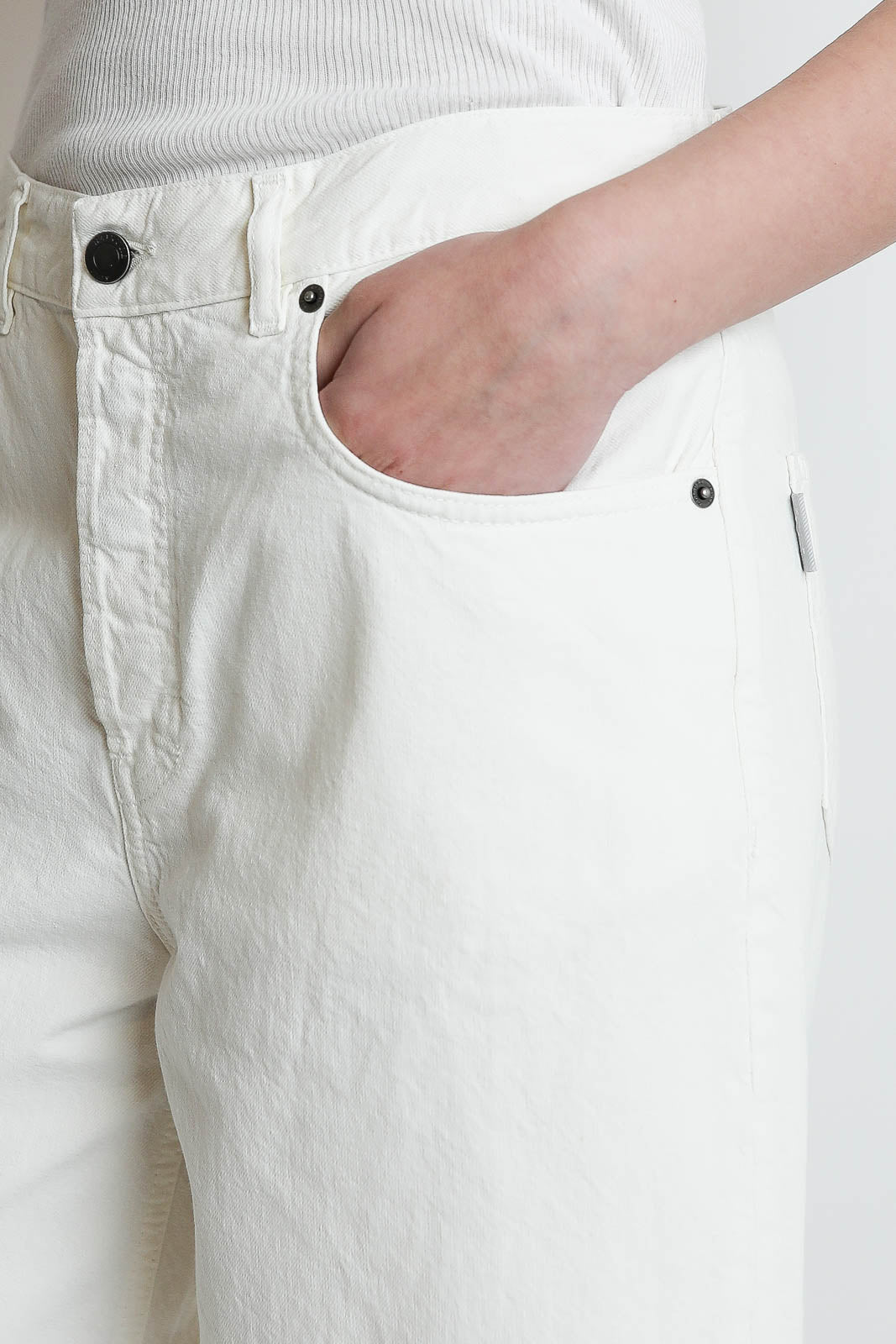 Haikure, Bermudas New Becky Twill in Off White