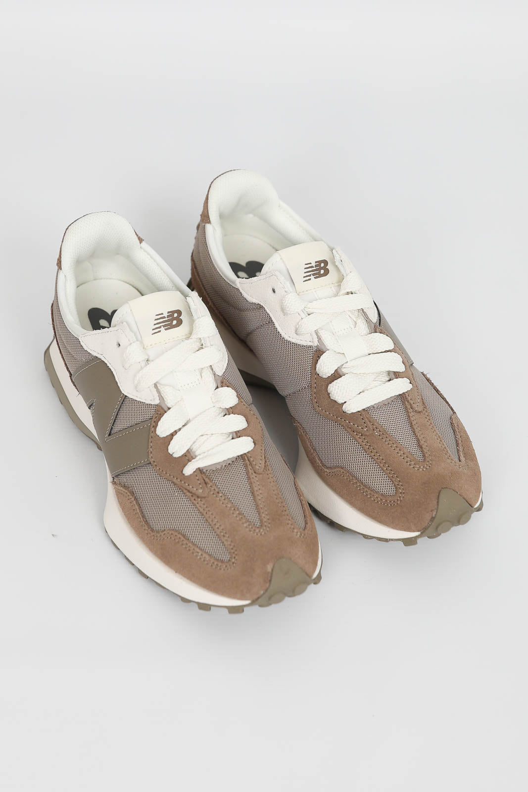 Sneakers 327 LNC in Mushroom