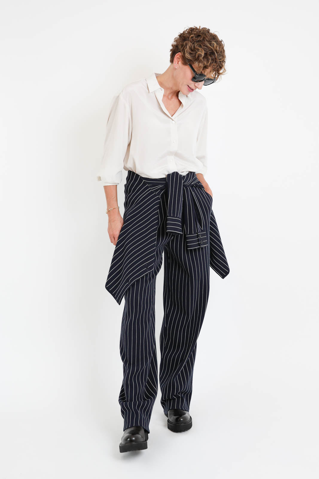 Guest in Residence, Hose Pinstripe Carpenter in Navy/Butter