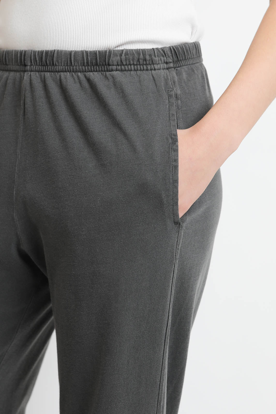 Xirena, Hose Crispin in Vintage Black