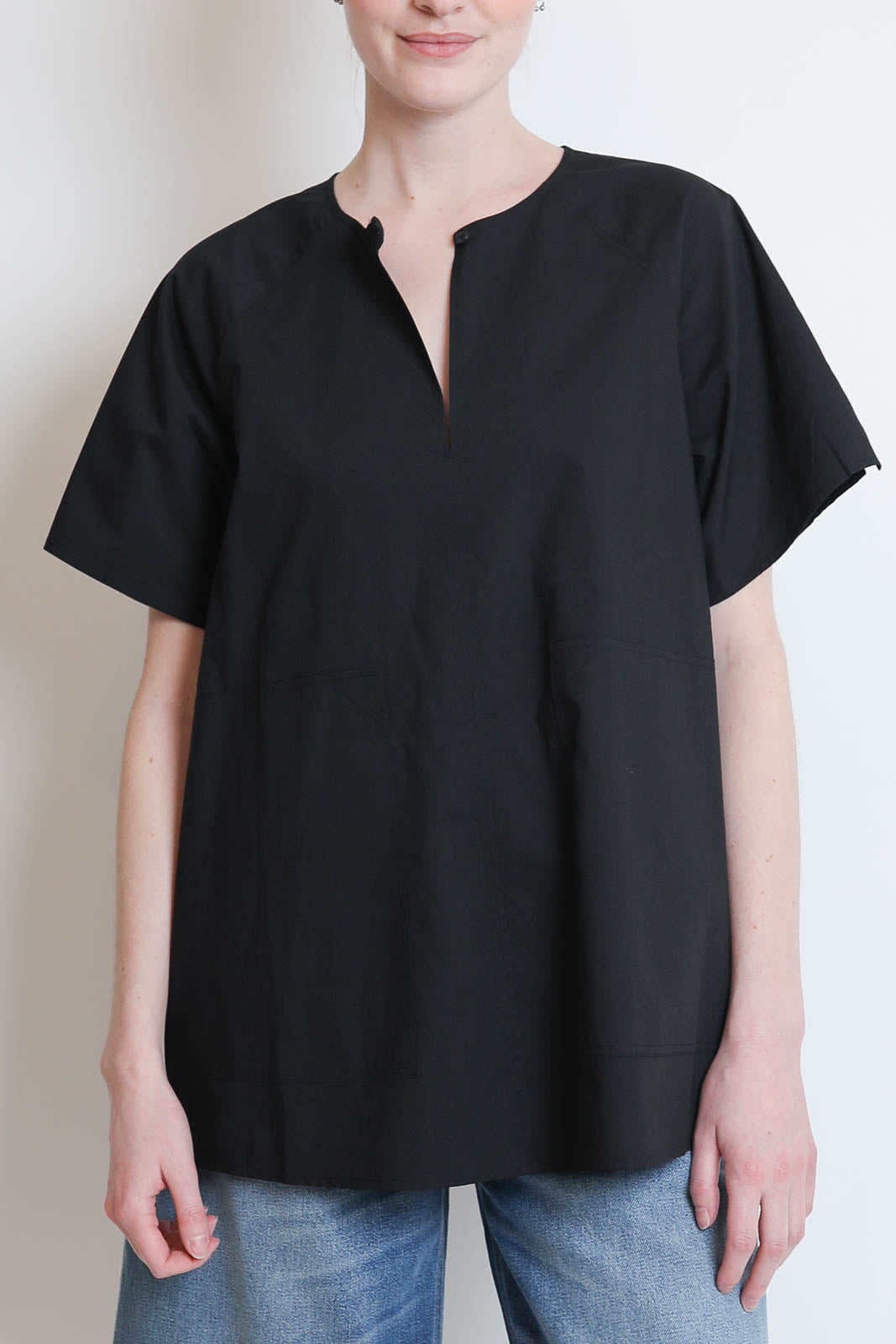 Lee Mathews, Top Poplin Tee in Schwarz
