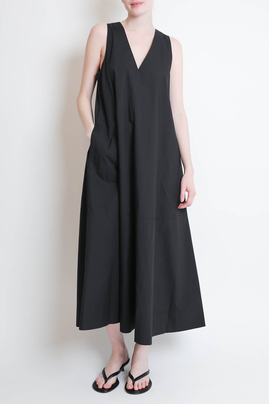 Lee Mathews, Kleid Poplin Apron in Schwarz