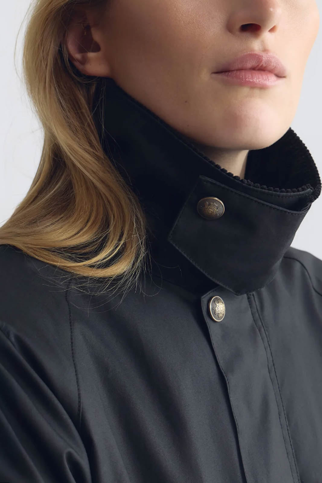 Nili Lotan, Jacke Brinley Waxed Short Parka in Schwarz