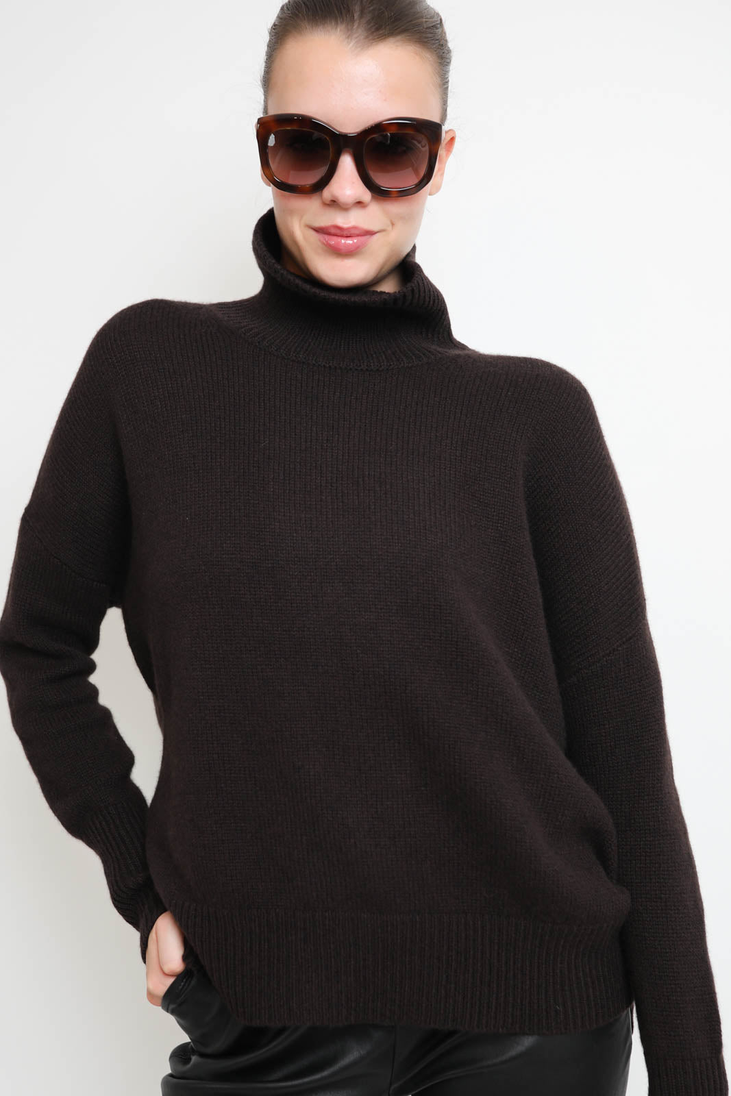 Lisa Yang, Pullover Heidi in Dark Oak