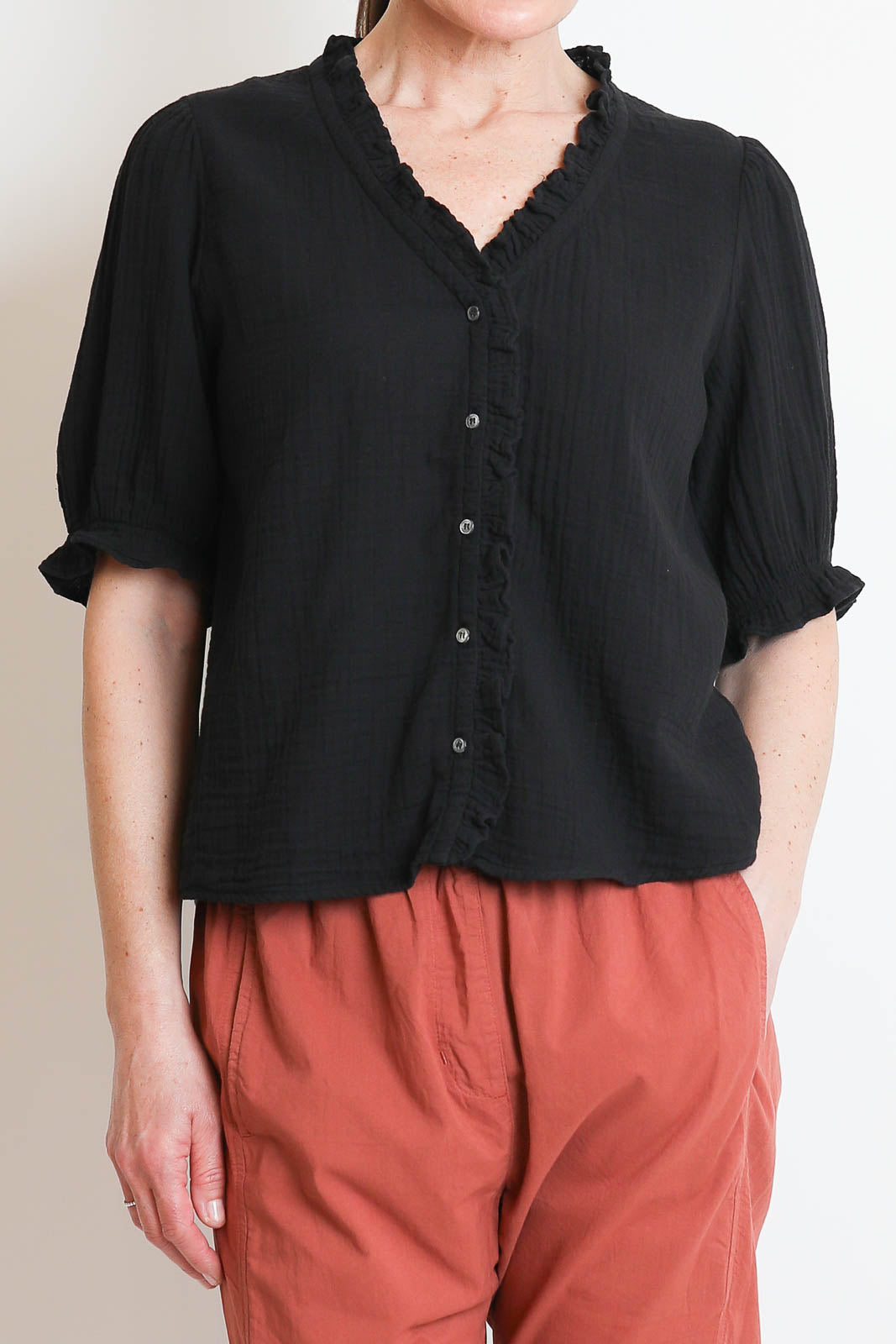 Xirena, Bluse Jenna in Schwarz