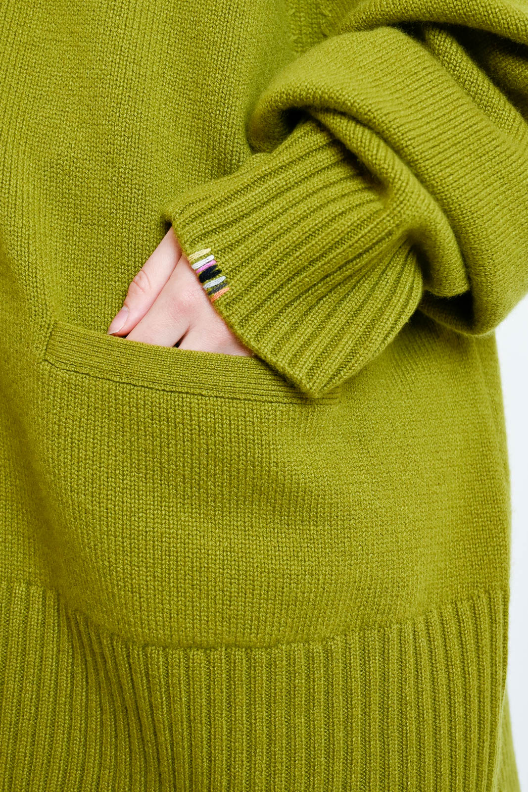 Extreme Cashmere, Cardigan Taurus in Grass