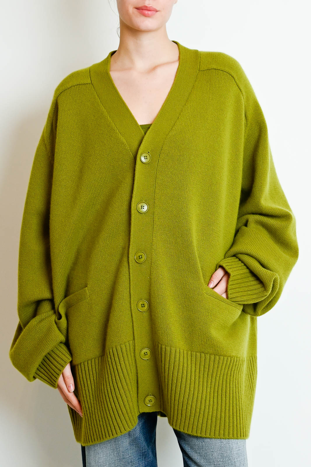 Extreme Cashmere, Cardigan Taurus in Grass