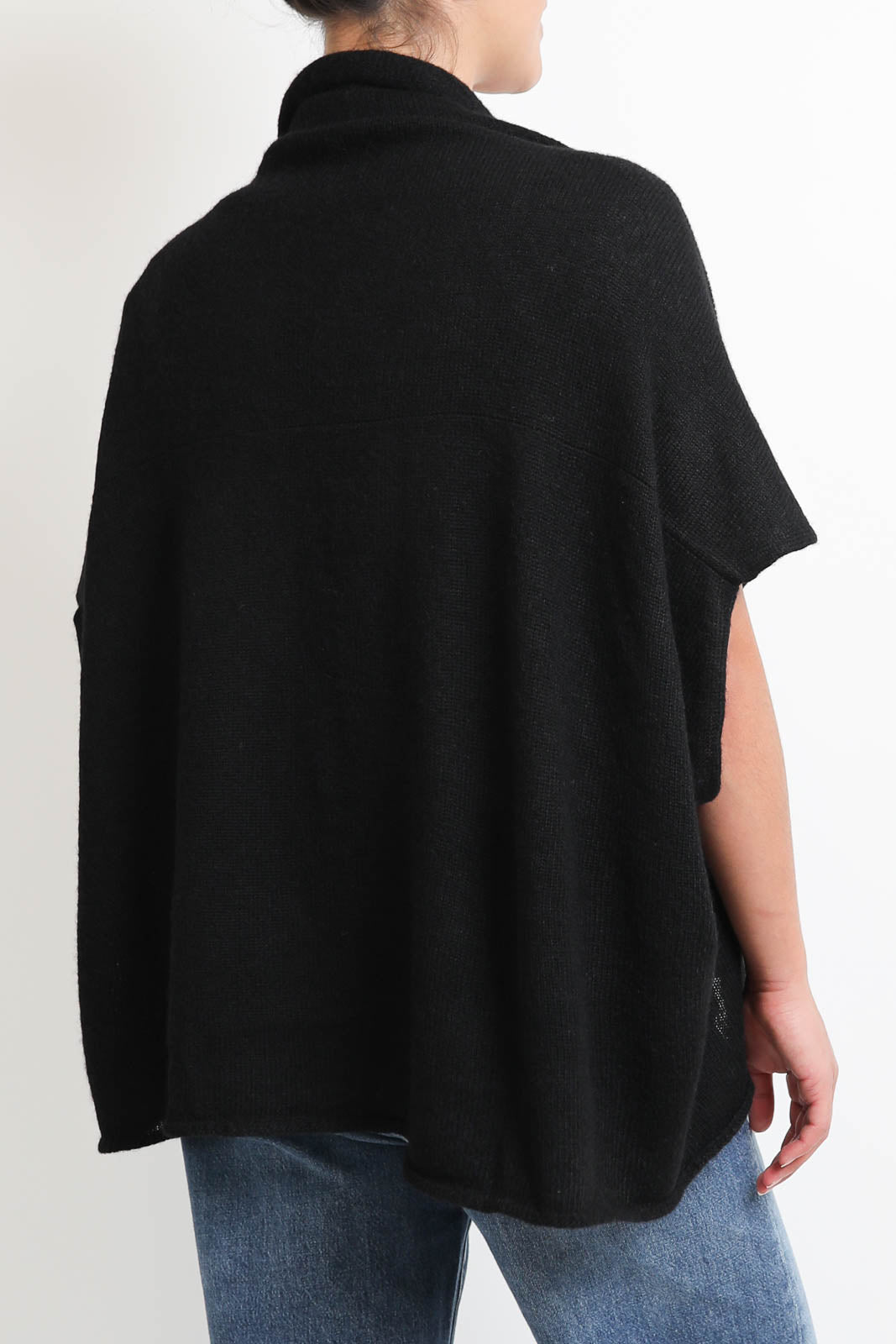 Vestibule, Cardigan aus Wolle in Schwarz