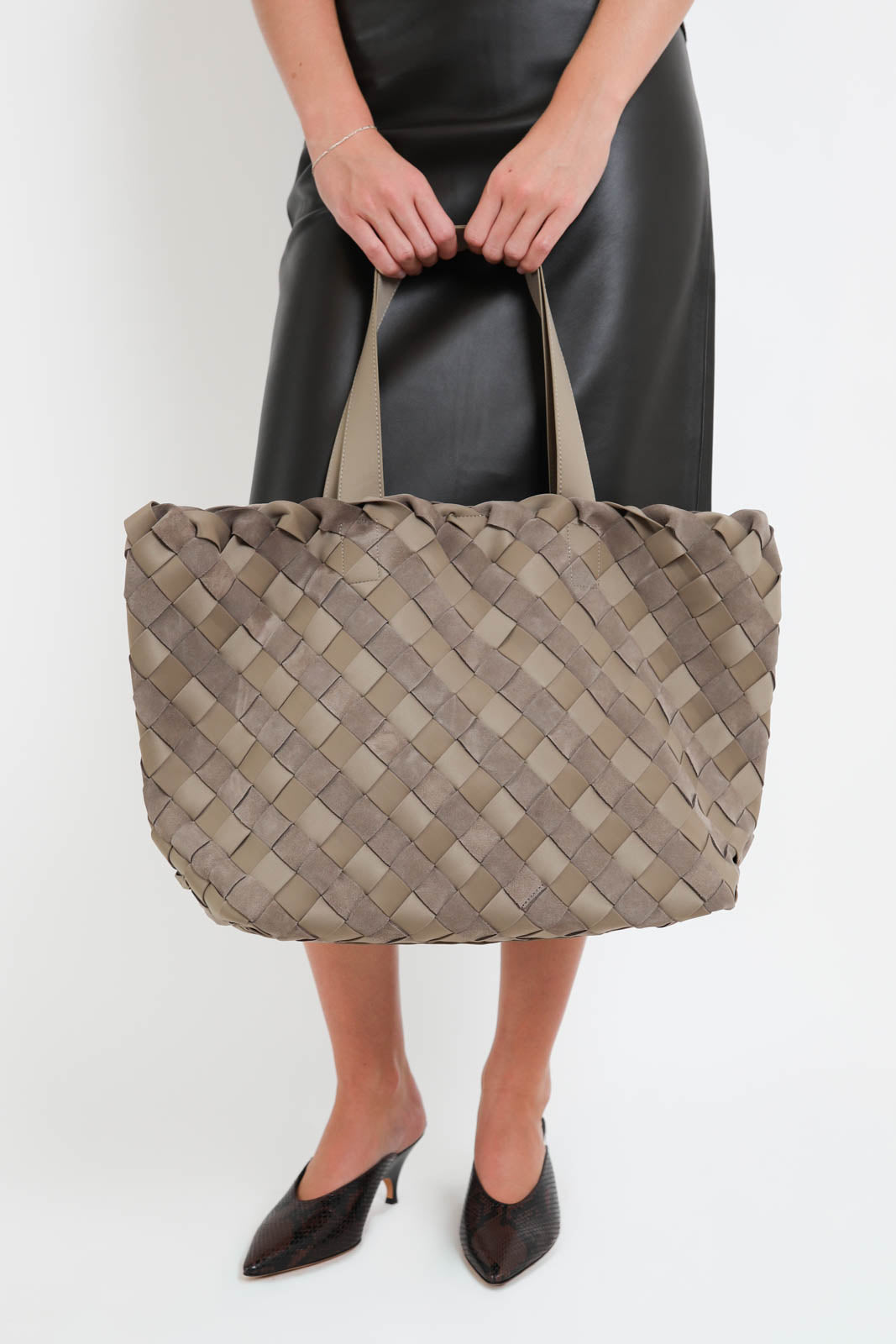 Naghedi, Tasche Como Medium Tote in Bluff