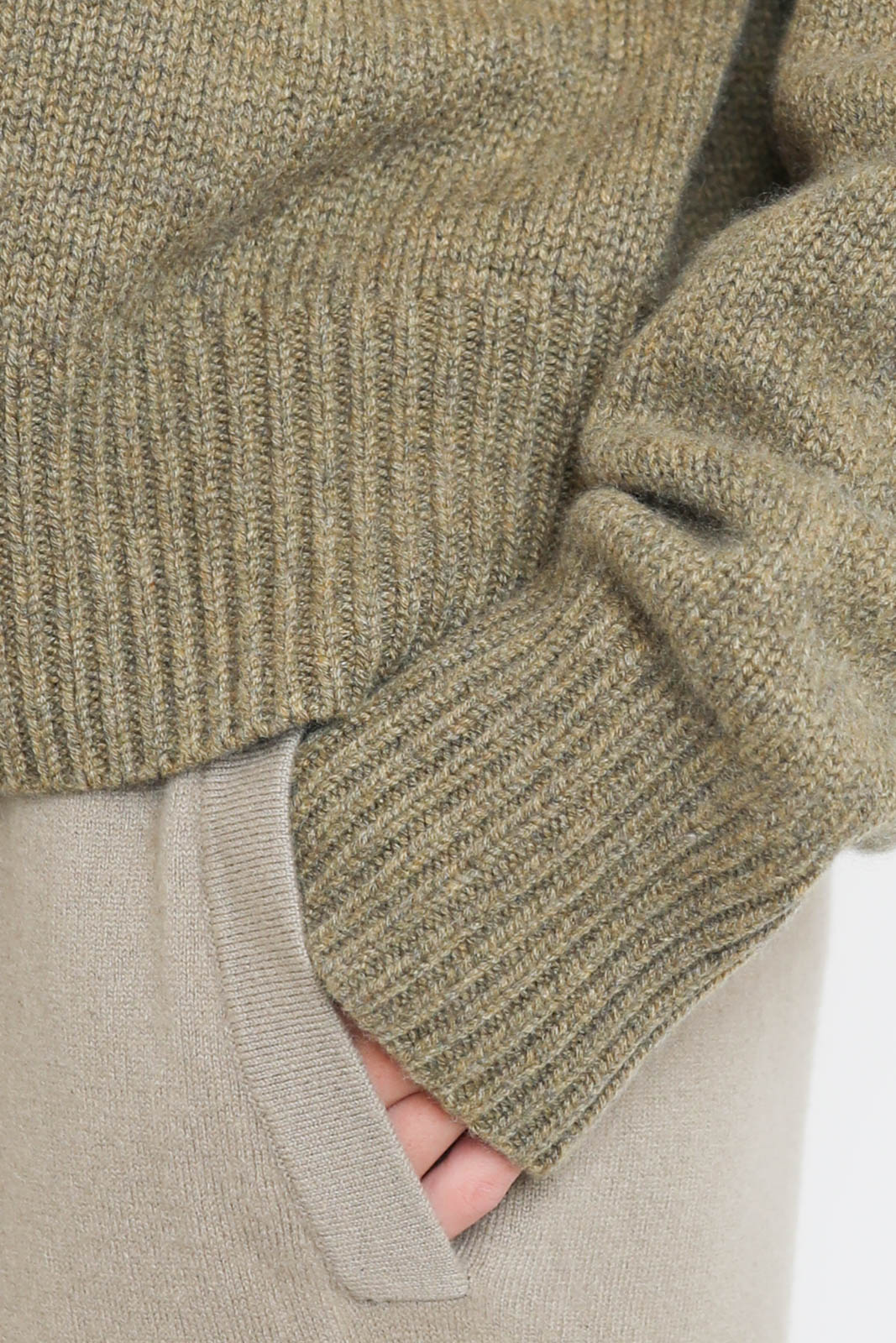 Extreme Cashmere, Pullover Crop Xtra in Hunter