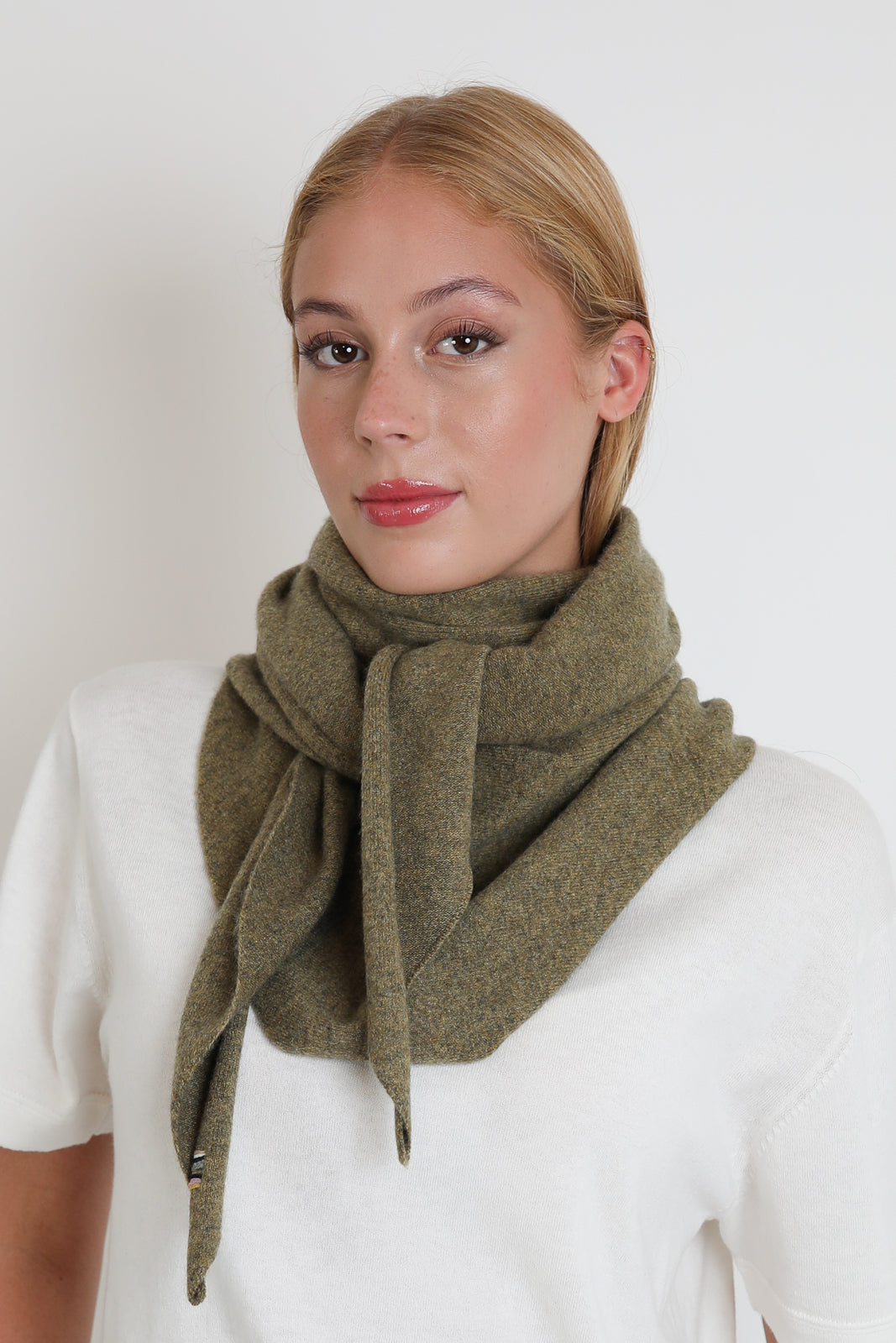 Extreme Cashmere, Schal Witch in Hunter