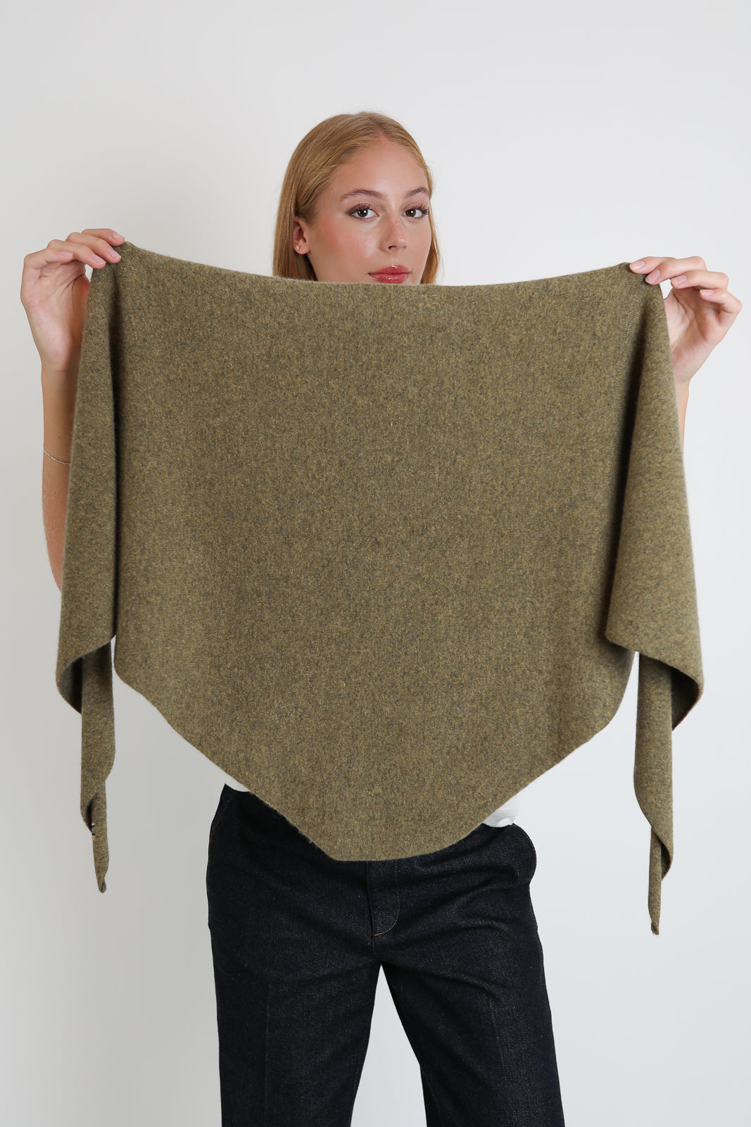 Extreme Cashmere, Schal Witch in Hunter