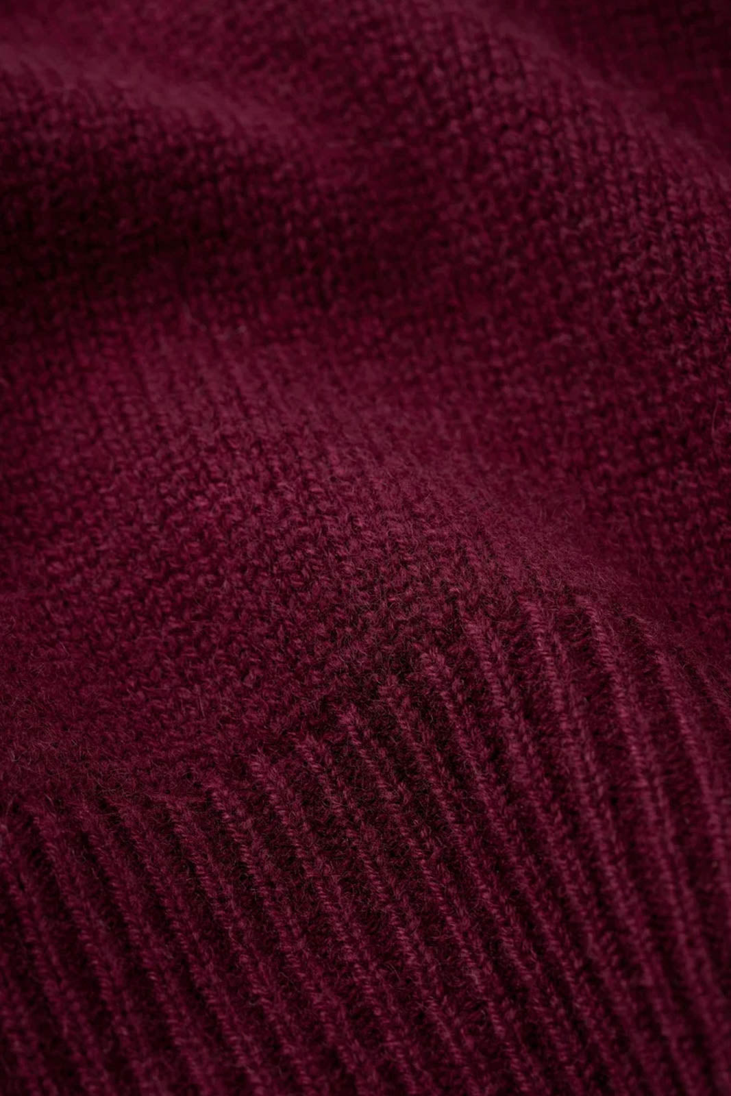 Soft Goat, Pullover Boyfriend Crewneck in Bordeaux