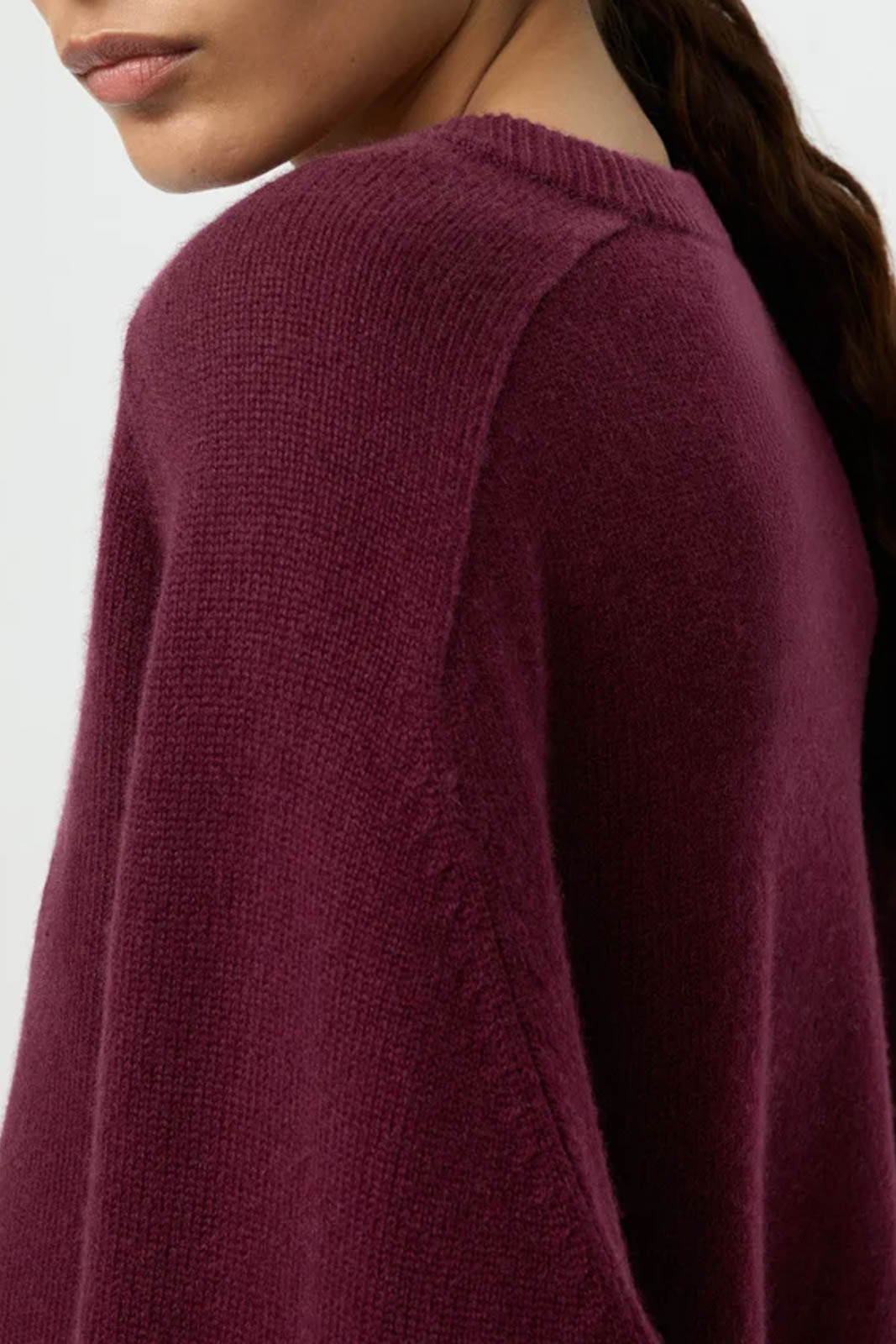 Soft Goat, Pullover Boyfriend Crewneck in Bordeaux