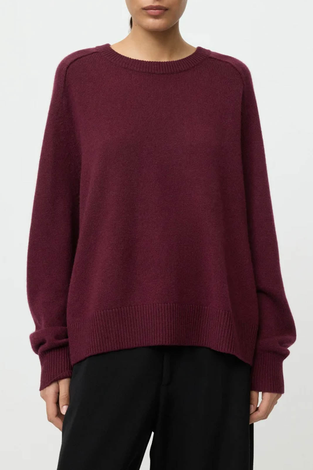 Soft Goat, Pullover Boyfriend Crewneck in Bordeaux