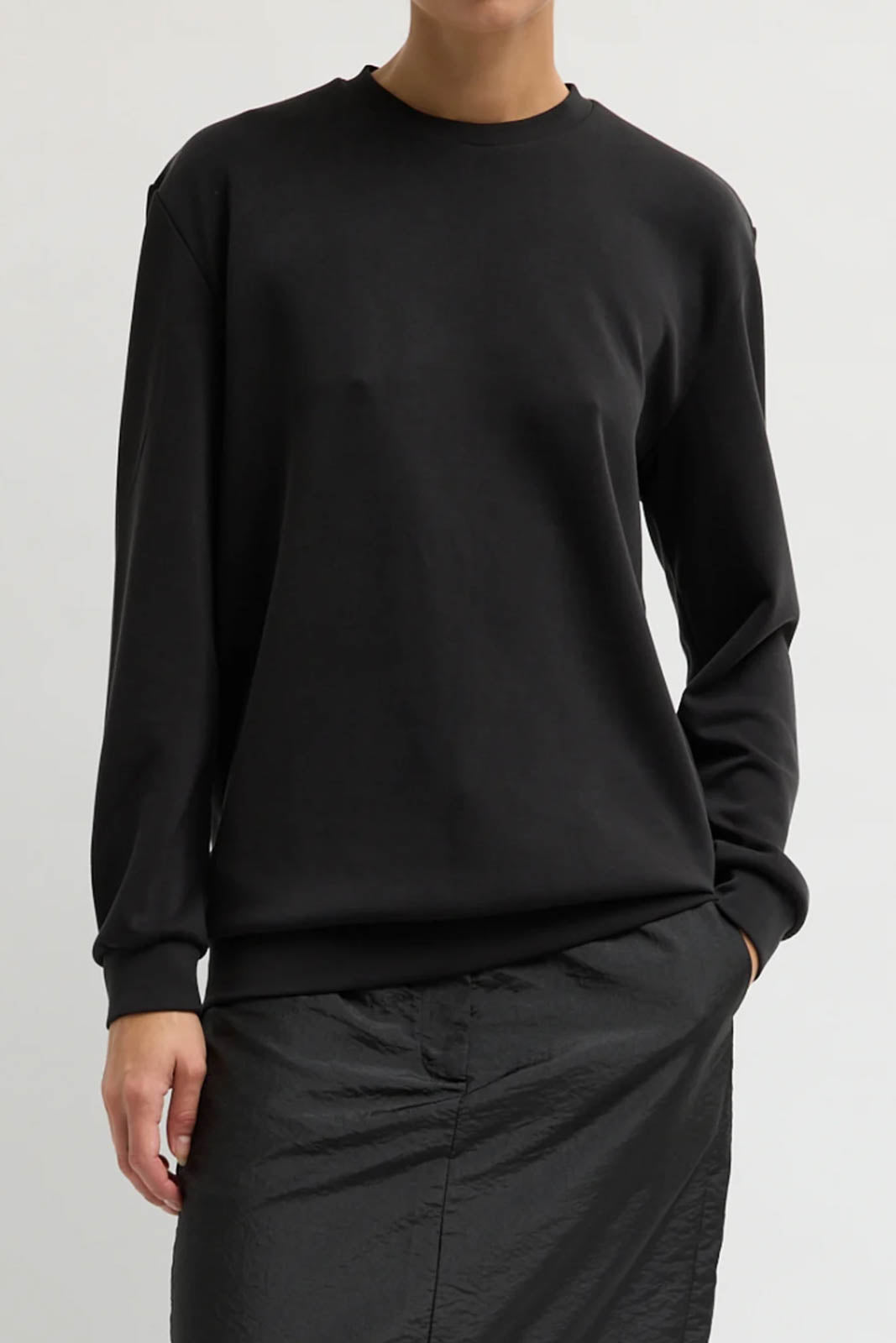 Tibi, Sweatshirt Feather Weight in Schwarz