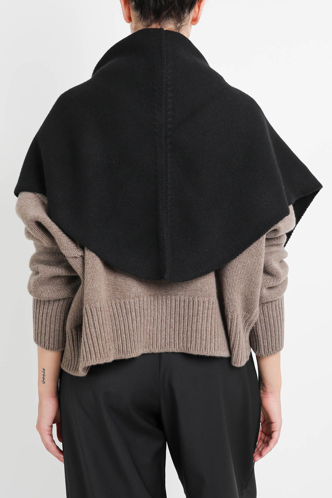 Nackiyé, Schal Queen's Guard in Schwarz