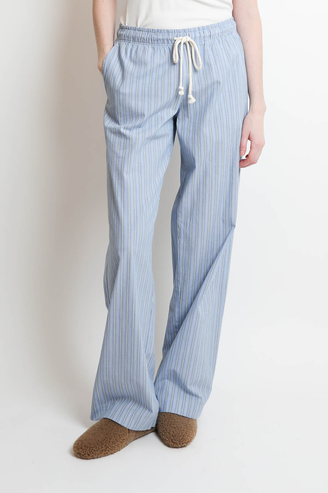 Xirena, Hose Brinna in Chambray Teal Stripe