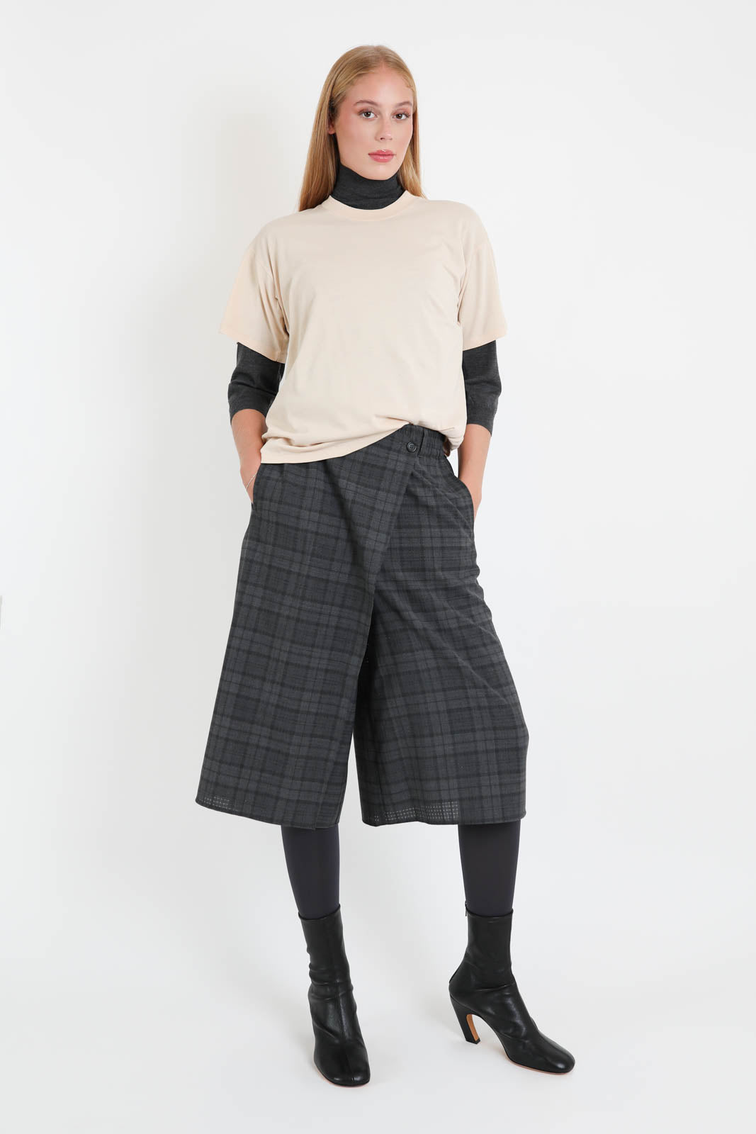 6397, Pullover Elbow Sleeve Turtle in Graphite