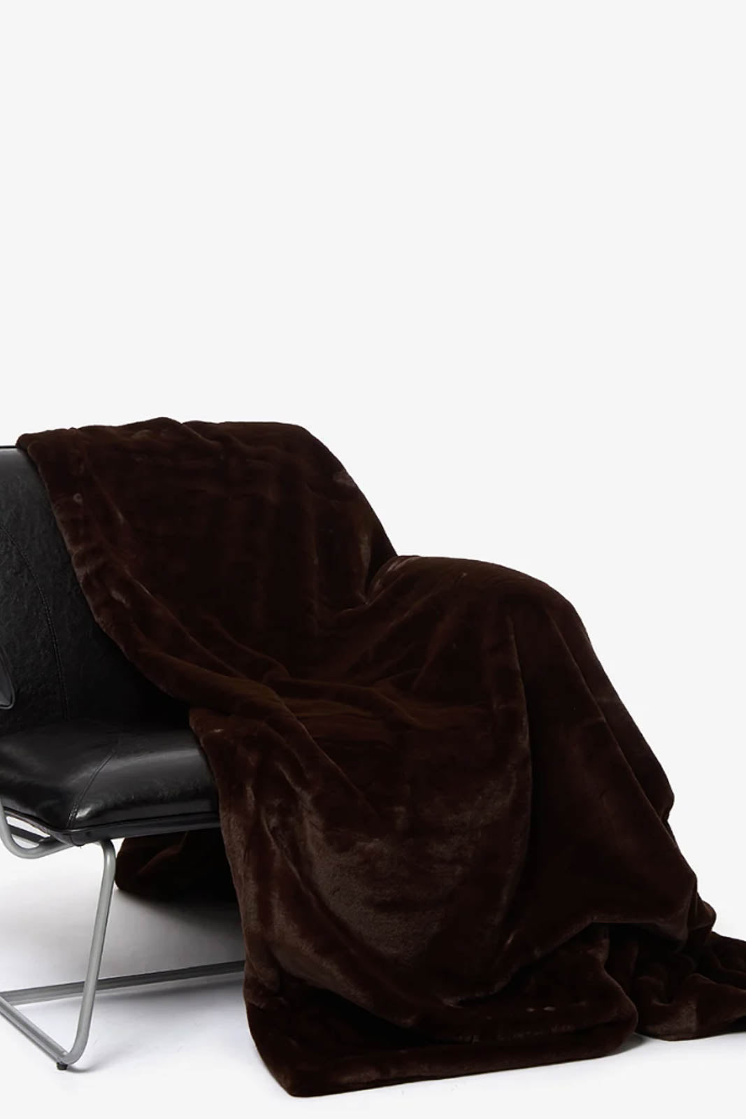Apparis, Brady Jumbo Blanket in Espresso