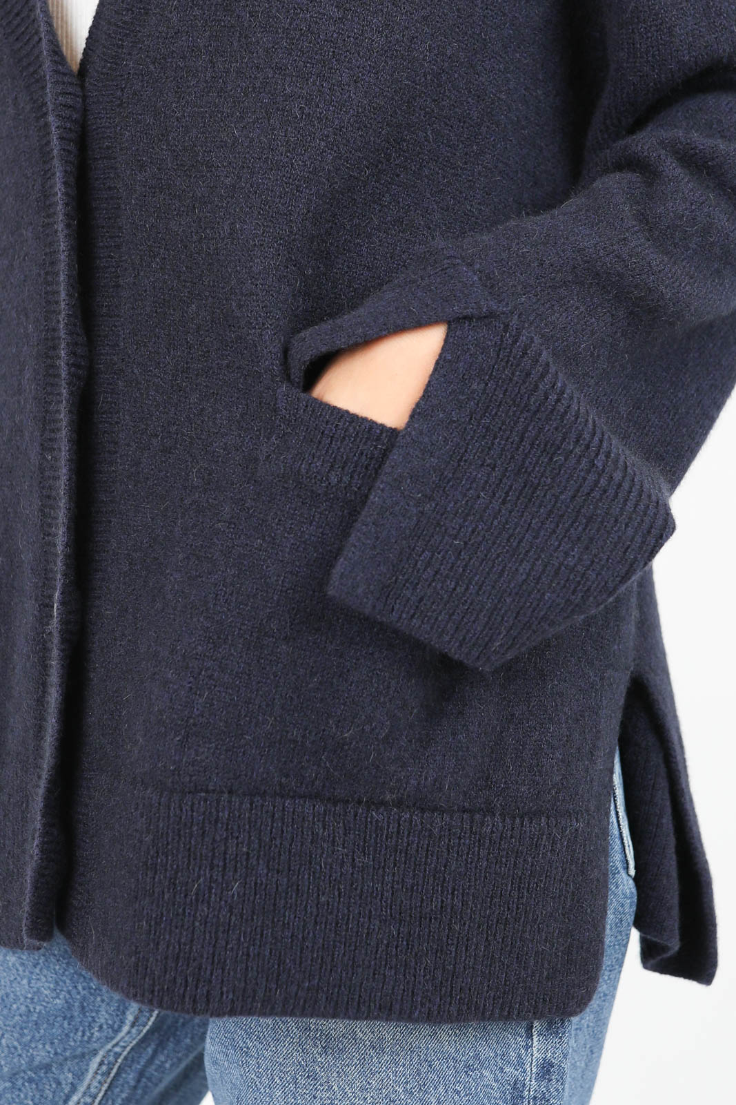 Cardigan Over Spacchi in Navy