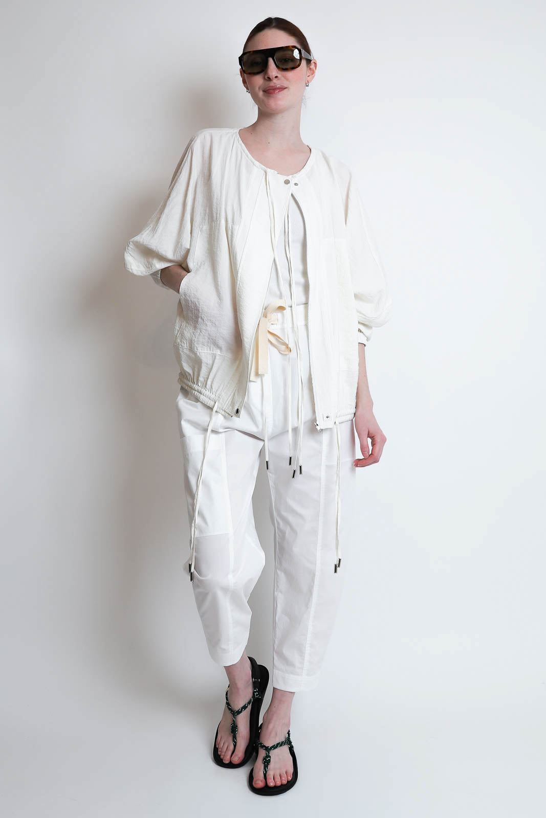 Lee Mathews, veste Alexia Bomber en couleur naturelle