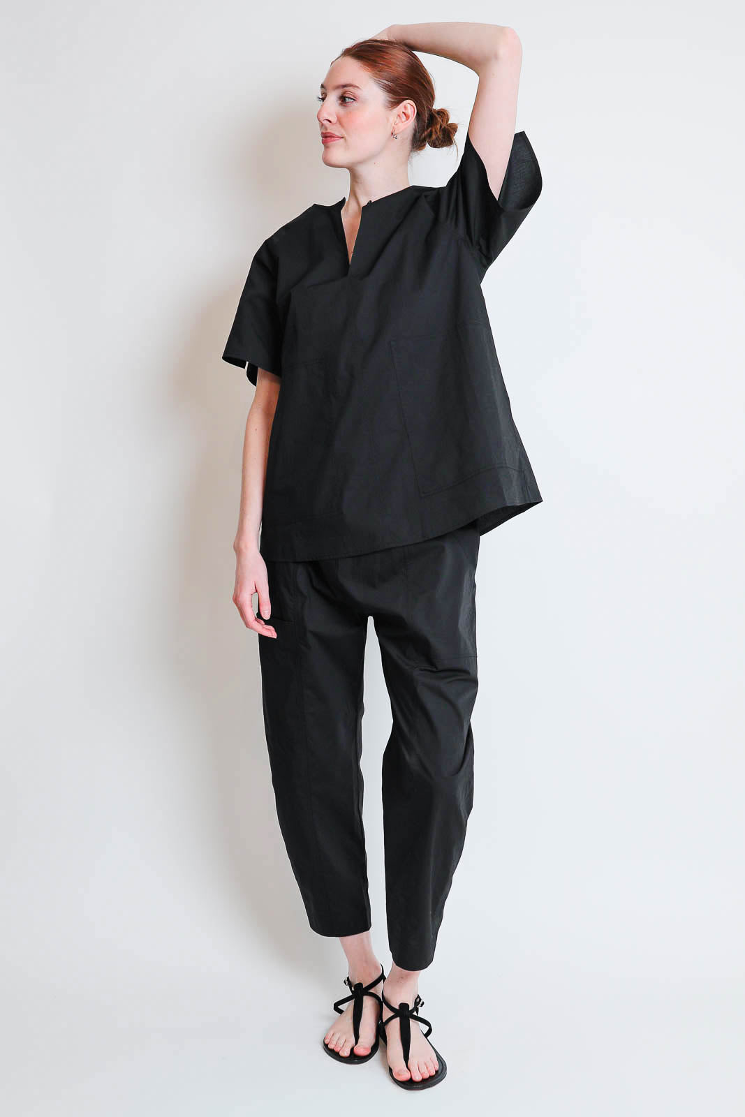 Lee Mathews, Top Poplin Tee in Schwarz