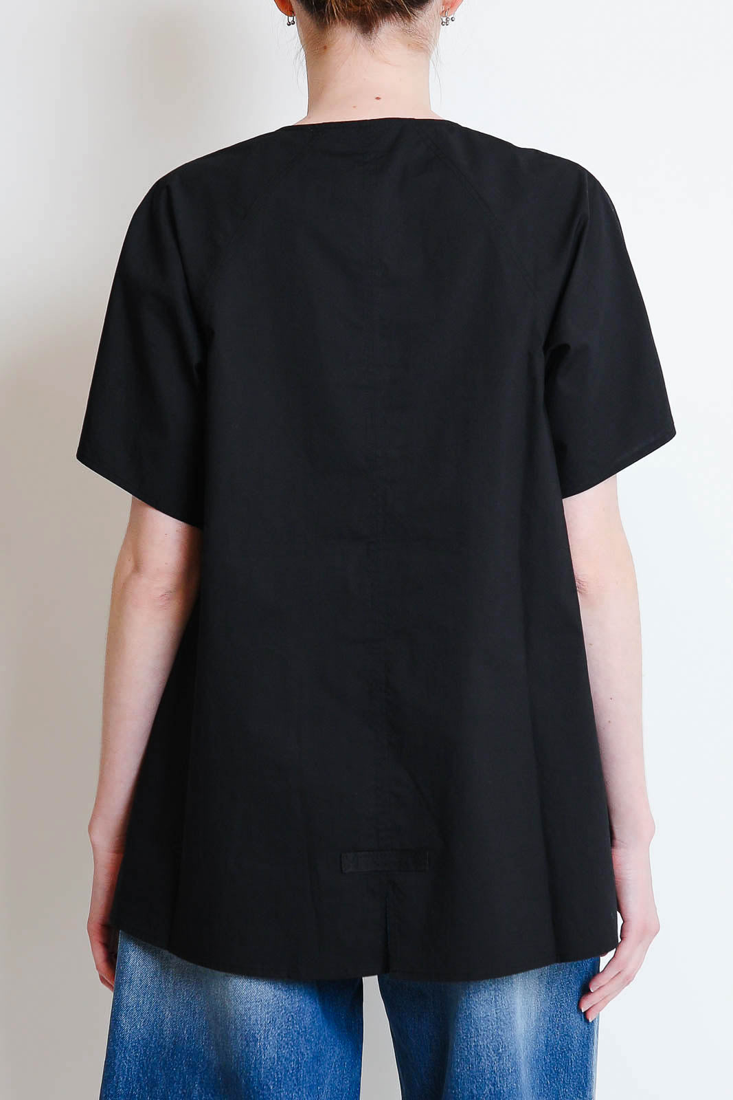 Lee Mathews, Top Poplin Tee in Schwarz