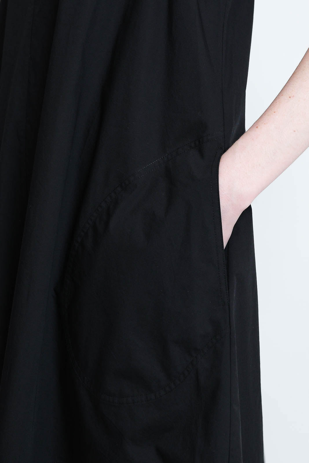 Lee Mathews, robe Poplin Apron en noir