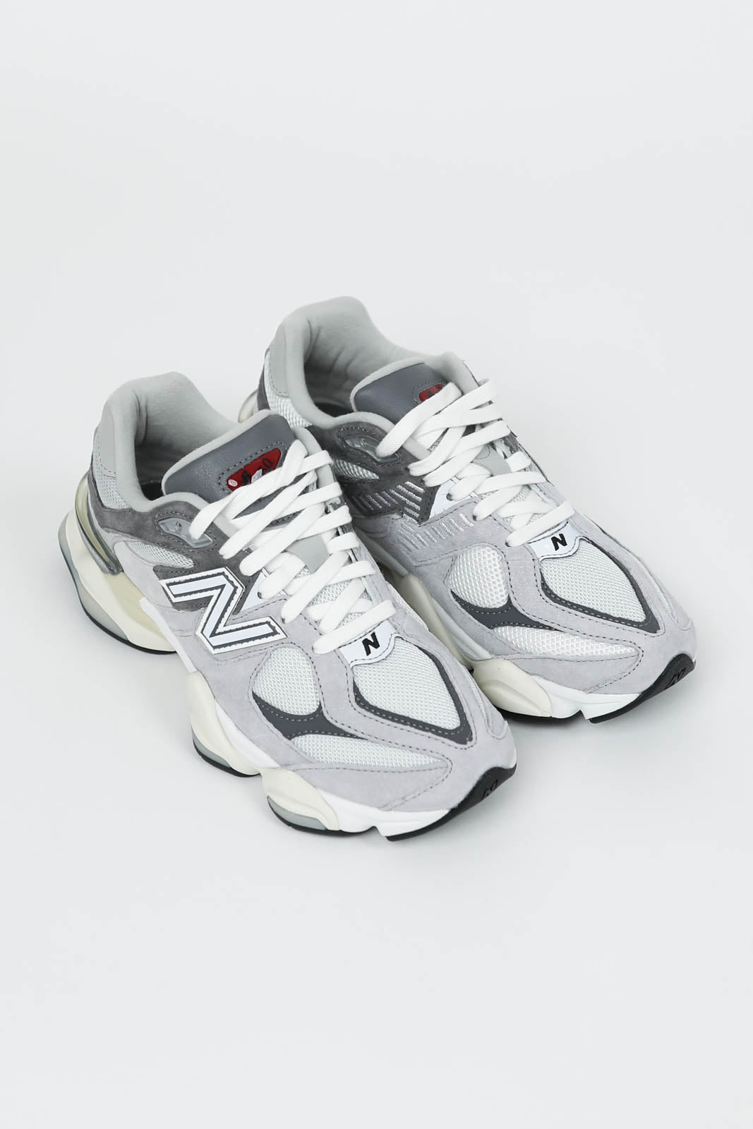 Sneaker U9060GRY in Grey