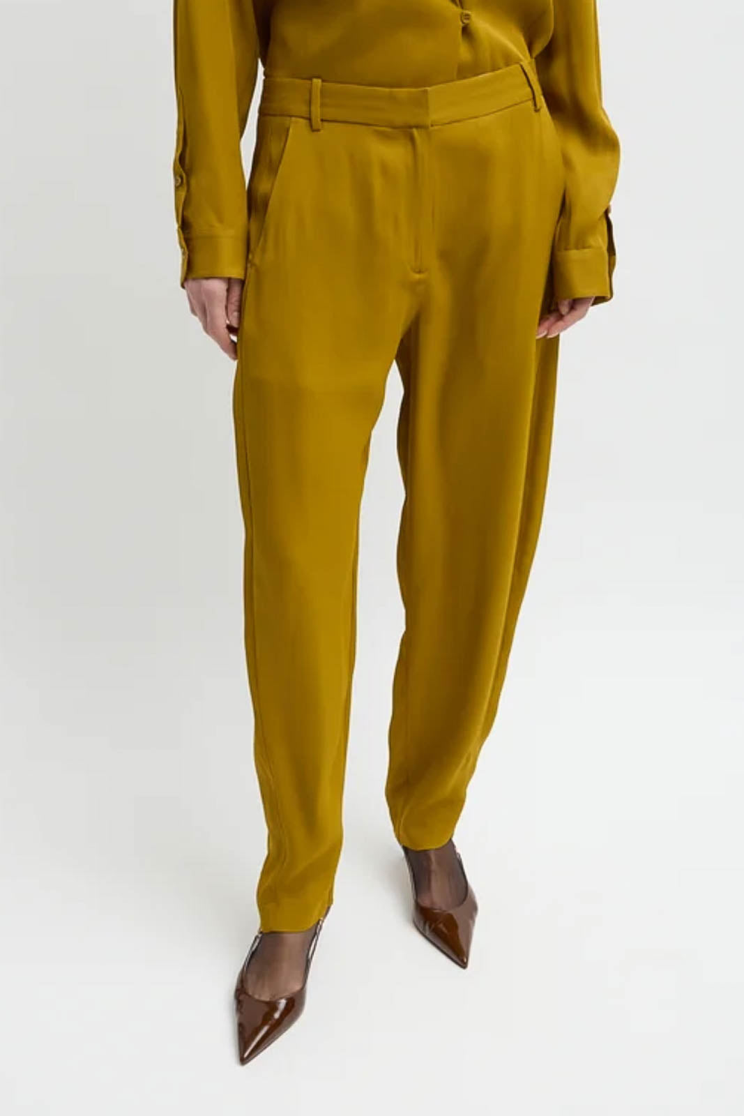 Tibi, Hose Grace in Mustard