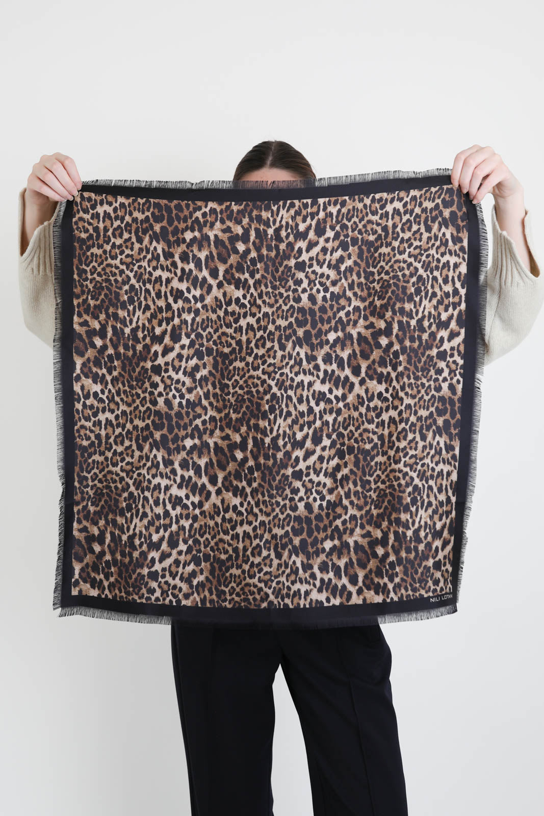 Nili Lotan, Schal Leopard Vintage in Leopard Print