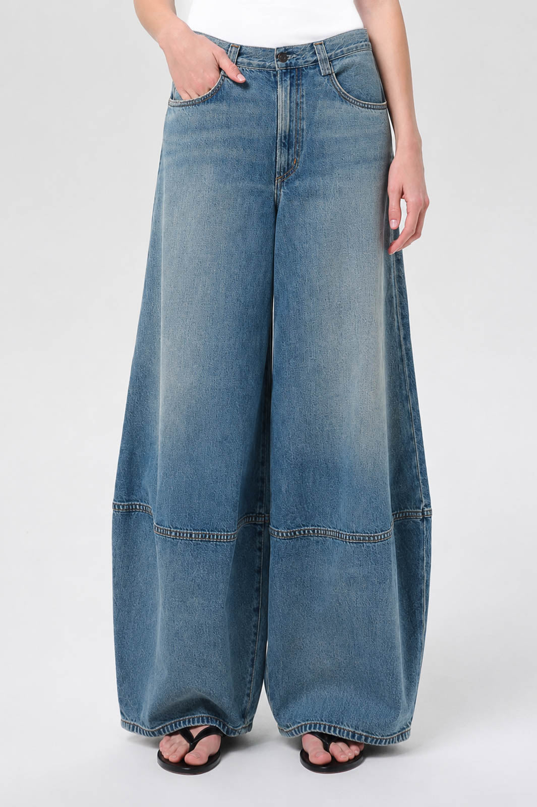 Agolde, Jeans Lantern sur l'Avenue