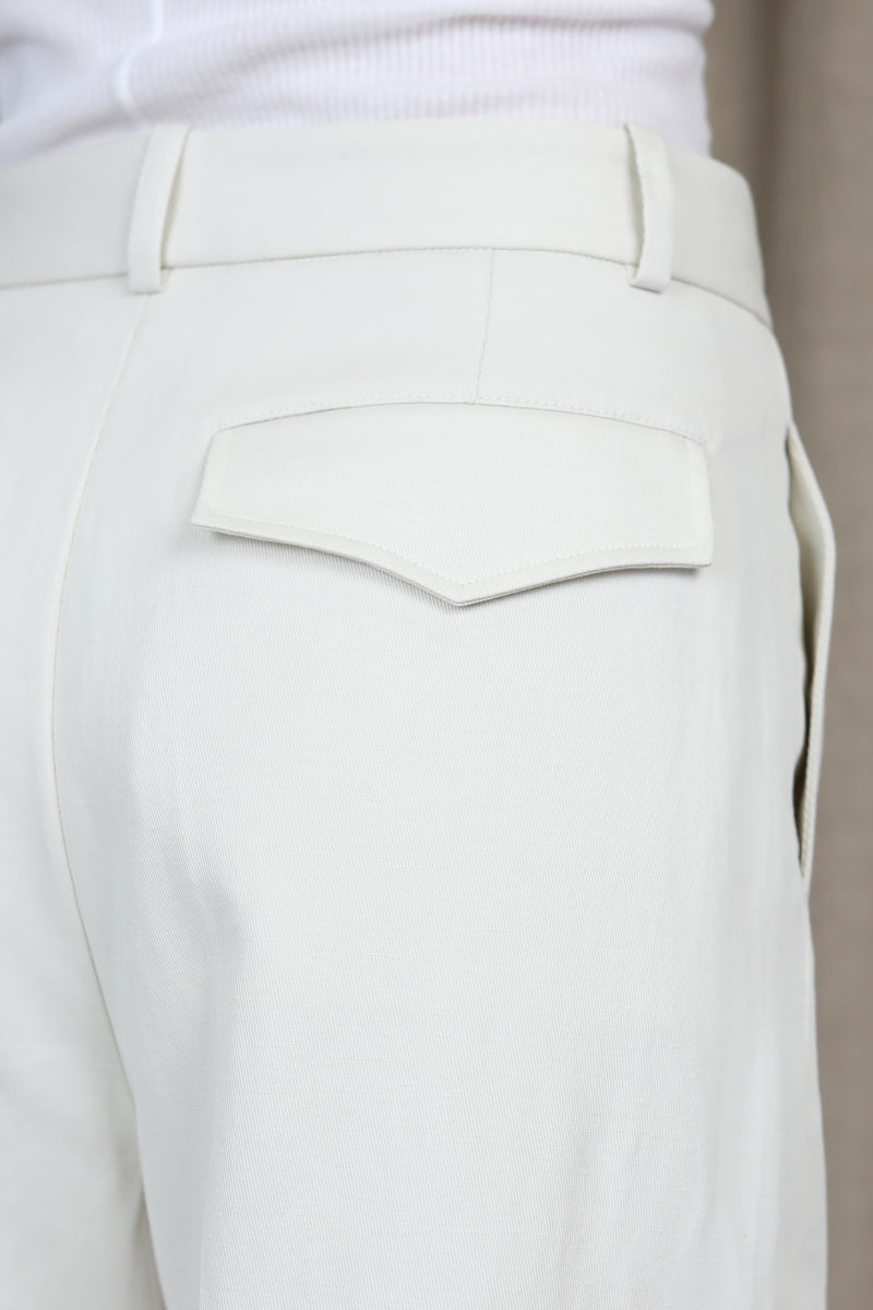 Hose Johan in Stone