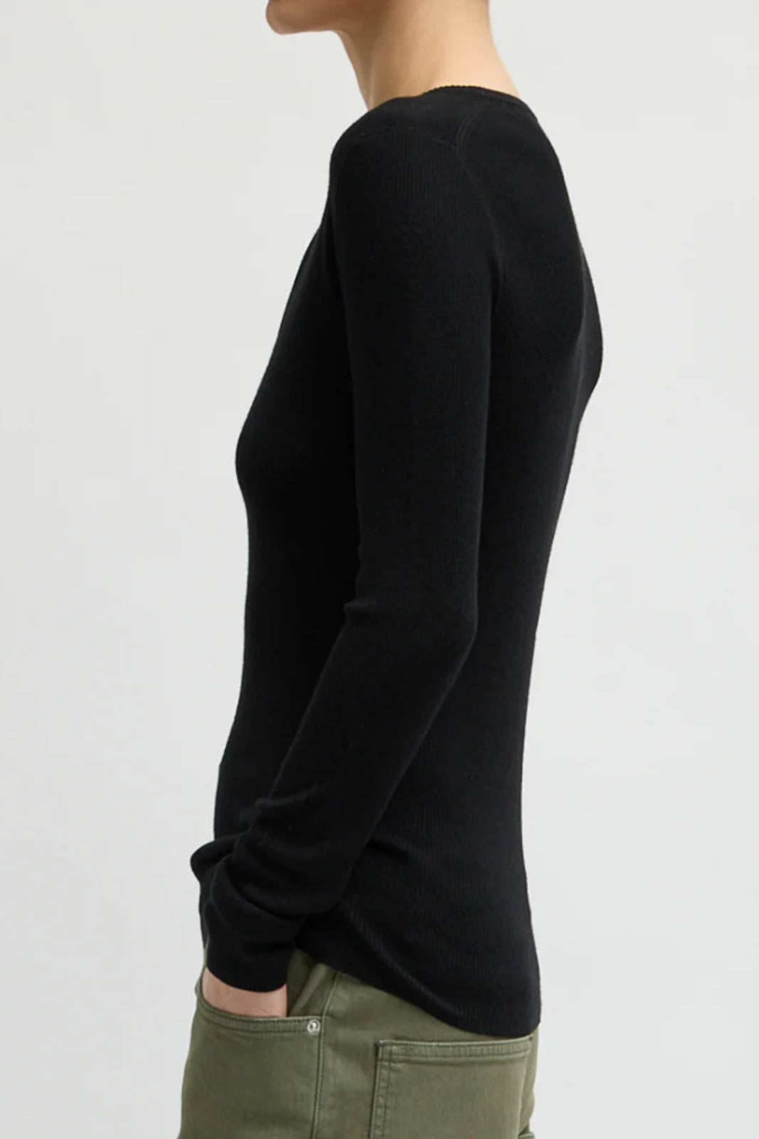 Tibi, Langarm-Shirt Feather Weight in Schwarz