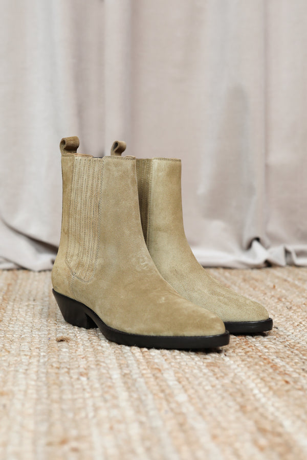 Boots Delena in Taupe