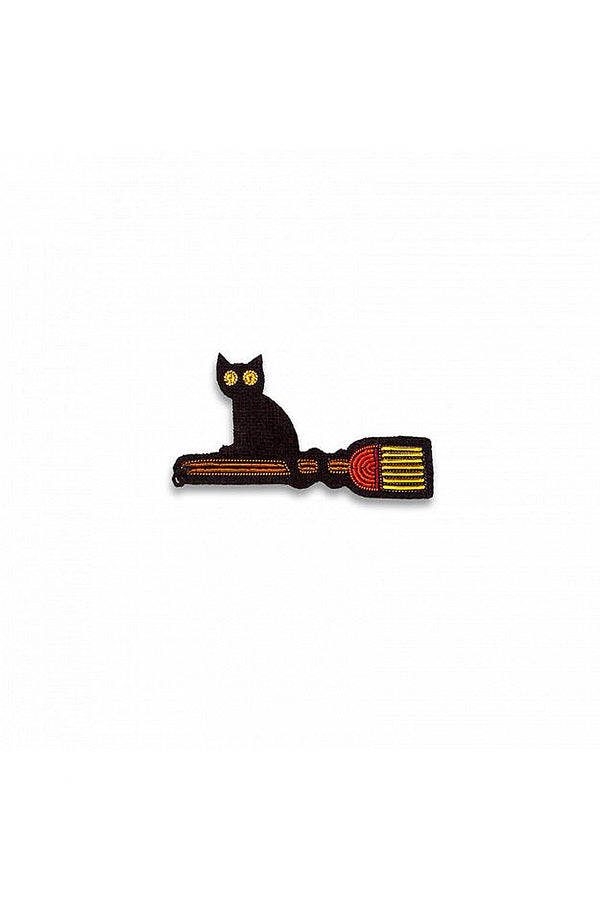 Brosche Katze auf Besenstiel