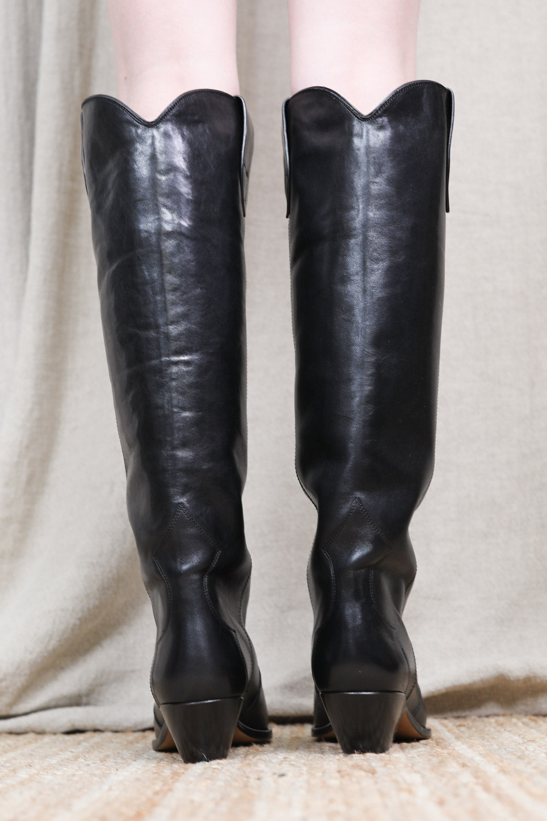 Denvee boots in black