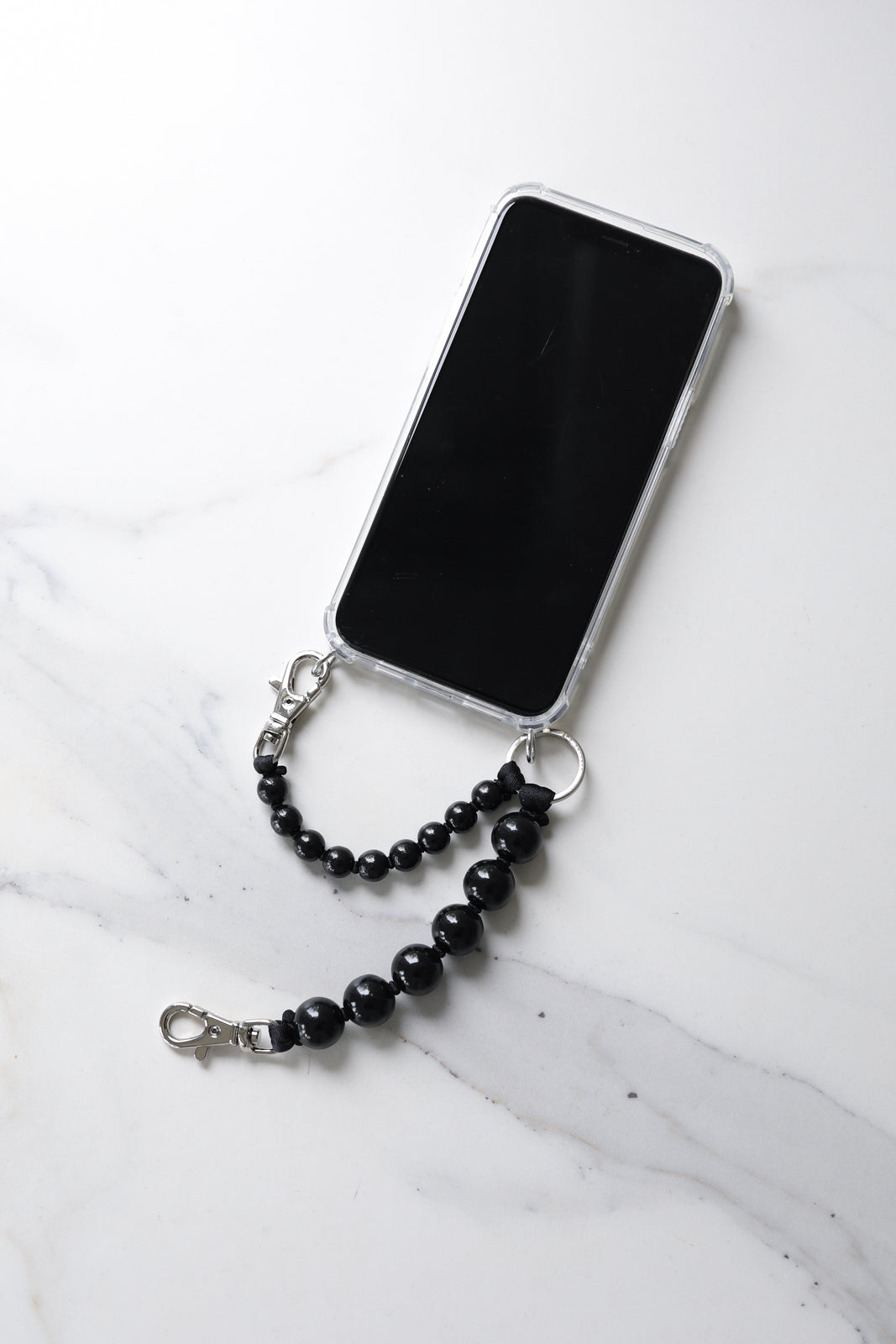 Short double cell phone chain in black