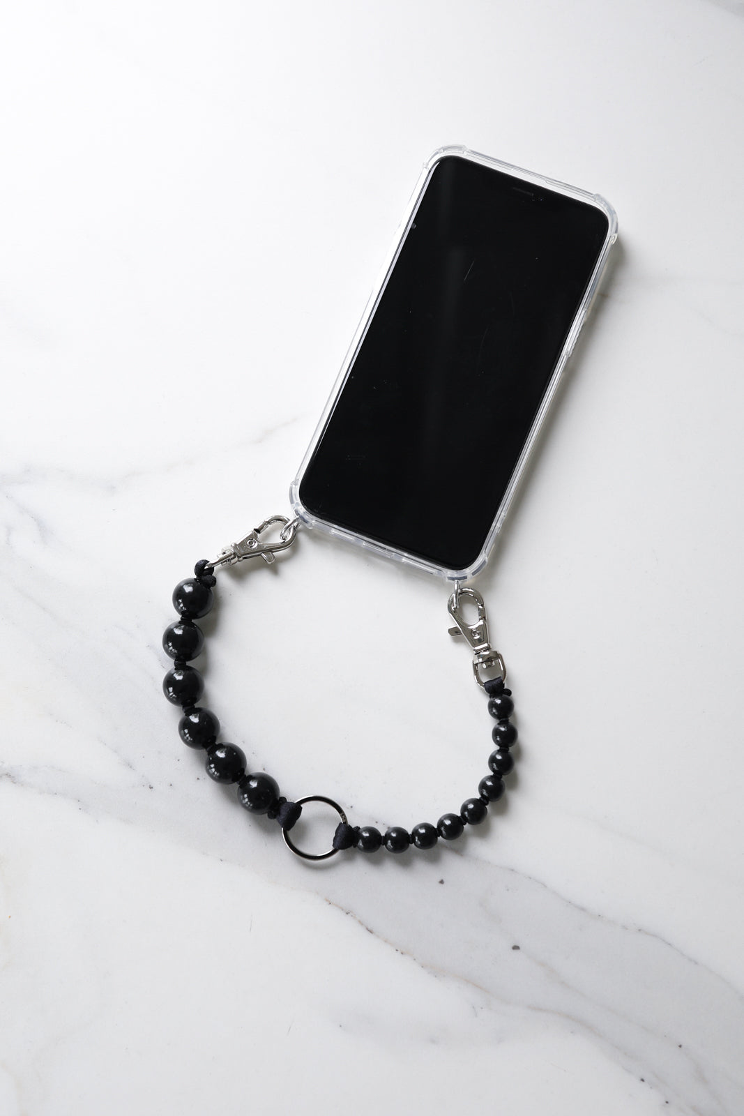 Short double cell phone chain in black